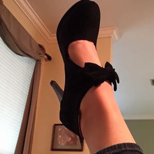 Just in time for the holidays!!  Beautiful black velvet platform Mary Jane w/bow